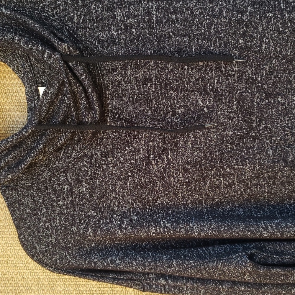 Women's top - Picture 2 of 6